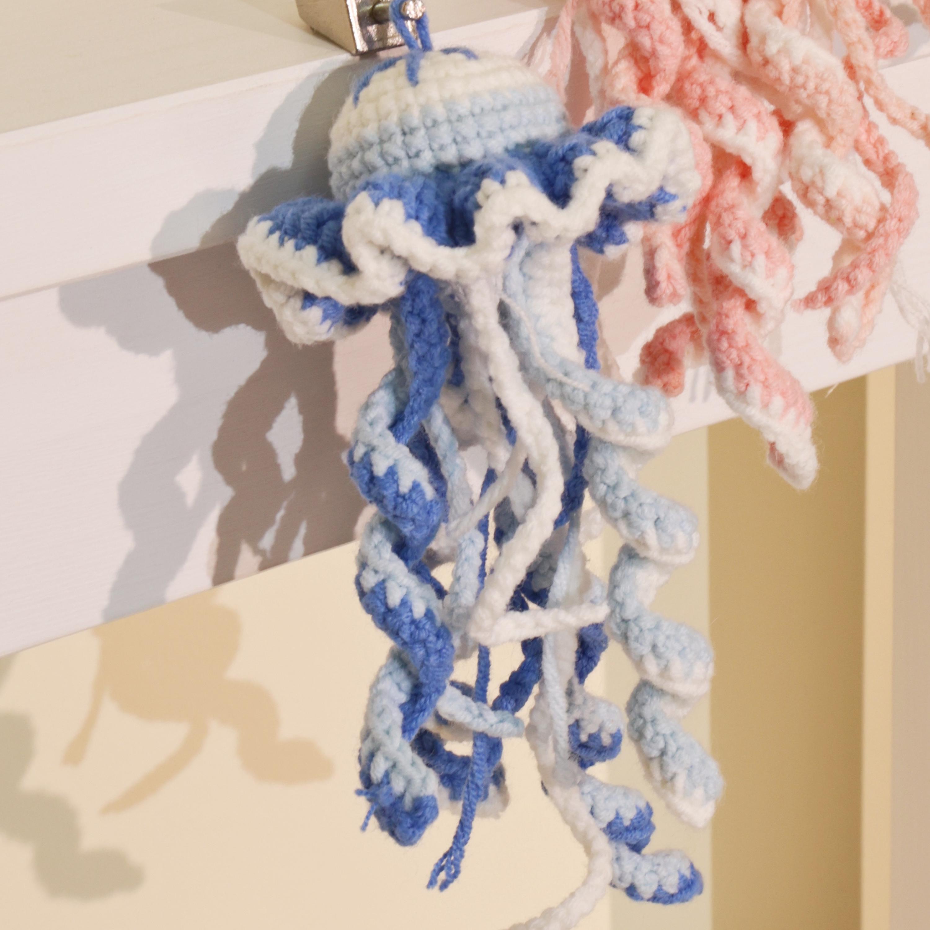 手作りかぎ針編みのクラゲキーホルダー：あみぐるみぬいぐるみバッグ