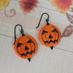 Halloween * Pumpkin Jack o&#39; Lantern Carved Beads * Niobium Hypoallergenic Ear Wires
