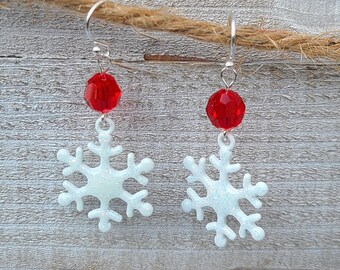 Schneeflocke * Weiß emailliert * Rote Kristalle * Sterling Silber Ohrhaken