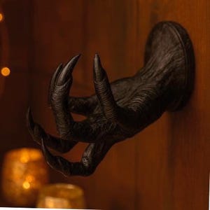 Halloween Witch Hand Wall Statue | Gothic Resin Wall Hook Hanger | Spooky Witch Decor for Haunted House | Gothic Wall Art & Halloween Gifts