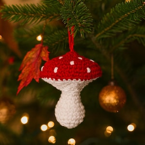 Crochet Mushroom Ornament Pattern, Amigurumi Beginner Tutorial File PDF, Spooky Season Home Decor