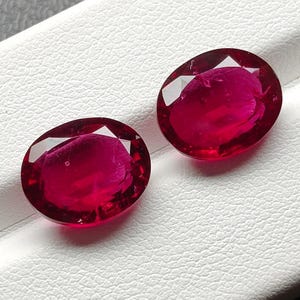 人工ルビー 10x12 オーバルペア | ジュエリー用合成ルビールース