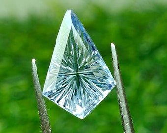 Lab Grown Cornflower Blue Sapphire 9X13 Kite Fantasy Cut | 4cts Hand carved Hydrothermal Gemstone