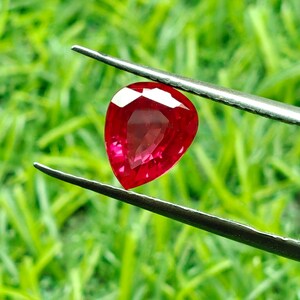 VVS1 Rubis cultivé en laboratoire Clarity 7,70 x 9,50 mm taille poire | 3,25 cts de pierres précieuses en vrac pour bijoux
