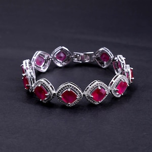 Pulsera de eslabones cuadrados con rubí, pulsera de boda con halo rojo para la novia, plata de ley 925, elegante pulsera de plata con eslabones, regalo de la piedra natal de julio para mujer.
