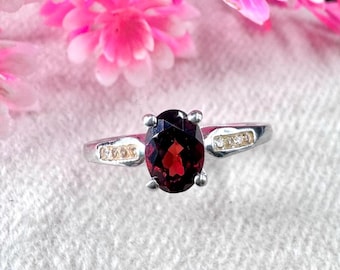 Lab Grown Ruby Engagement Stacking Ring, Red stone Ring, Anniversary Promise Ring, July Birthstone, Engagement Ring, Birthday gift for her.