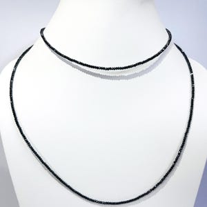Collana con perle sfaccettate rotonde da 2 mm di diamanti neri, ottima lucentezza, qualità certificata AAA! Collana con perline, regalo di Natale
