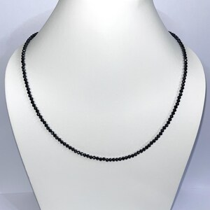 Collana con perle sfaccettate rotonde da 3 mm di diamanti neri, ottima lucentezza, qualità certificata AAA! Collana con perline, regalo di compleanno