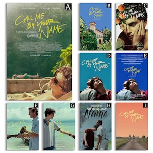 Op de afbeelding: Collectie filmposters voor "Call Me By Your Name". De posters tonen verschillende scènes en ontwerpen, waaronder afbeeldingen van acteurs, landschappen en de titel van de film in een gestileerd lettertype. De posters hebben een verscheidenheid aan kleurenschema's.