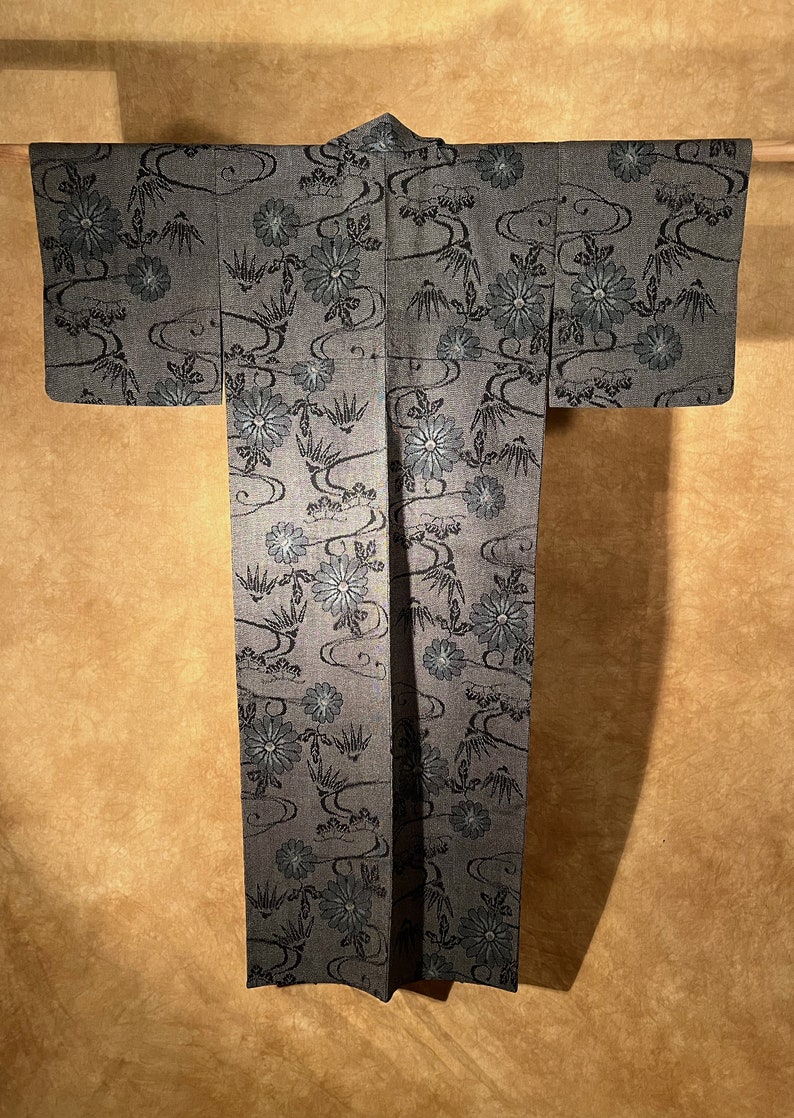 Vintage Unlined Tsumugi Silk Kimono / Flowing Water Flower Zen Cool / Good Condition image 10