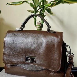 Satchel Shoulder Bag in Nappa leather with Snake Pattern and Twist Lock closure