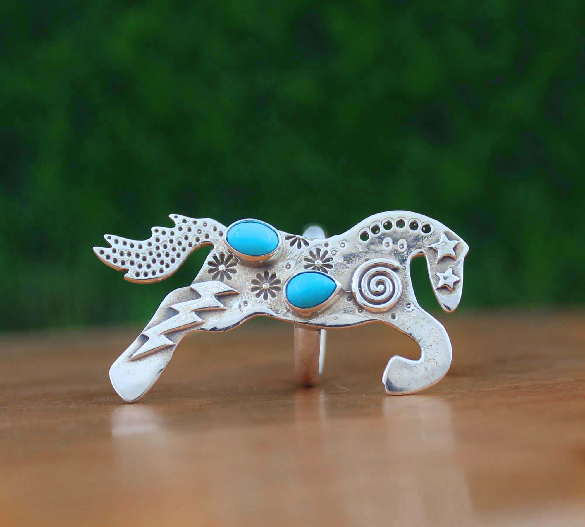 神秘的な馬のシルバーリング、925ステートメントリング、ナバホ