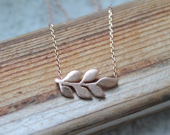 Rose Gold or Silver Leaf Delicate Necklace. Dainty everyday Layering Necklace. Bridesmaid, Simple Chain Choker. Minimalist, Birthday Gift.