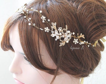 SALE. Gold or Rose gold Leaf Vine Bridal Headpiece. Boho Crystal Pearl Wedding Wreath. Halo Headband. Rhinestone Floral Hairpiece. TEREZ
