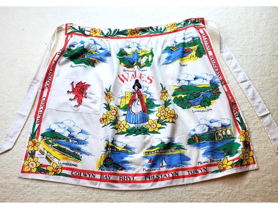 Vintage Wales Apron Souvenir Tourist Travel Protective Cover Garment Towns