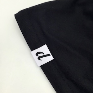 300 custom sleeve hem tags, custom hem tags, hem tags on t-shirt sleeves, pip tag woven label, pip woven tags