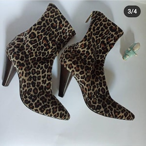 Leopardmönstrade ankelstövlar – Italienska märket Arianna – Mockastövlar – Storlek 39