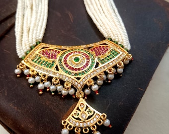 Set di collana girocollo con perle indiane Jadau / Gioielli Kundan placcati in oro 22K / Collana corta da sposa / Gioielli di Bollywood