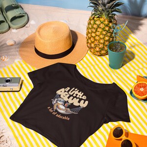 Delulu Sloth Crop Top: Funny Women&#39;s Cropped T-Shirt