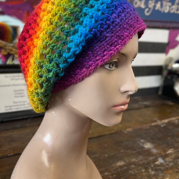 LISTO para ENVIAR - Precioso Arco Iris - sombrero de ganchillo holgado - único en su tipo 33 tonos de color teñidos a mano - lana merino pura hilada a mano - grande