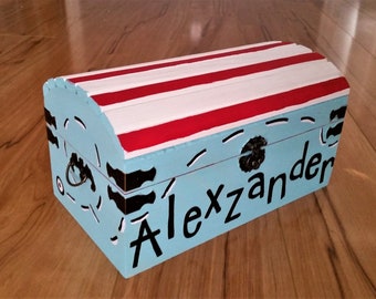 Personalized Wooden Pirate Treasure Chest Toy Keepsake Box- Medium Sized 9 inch x 5 inch x 5 inch, Latch- Christmas Hannukah Birthday