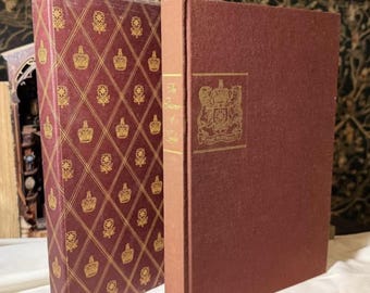 1966 "The Prisoner of Zenda" – Color Illustrated Edition | Gold Embossed | Decorative Classic | Dark Academia