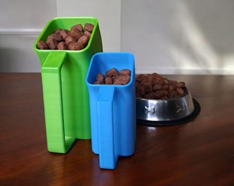 Sleek Curved Pet Food Scoop: Innovative 3D Printed Design - Mess-Free Feeding