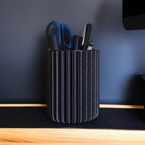 Stylish Pen Holder – Modern 3D Printed Desk Organizer with Fuzzy Skin Texture – Minimalist Office Decor