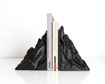 Mountain Bookends – Minimalist 3D Printed Set – Modern Decorative Book Holders – Functional Shelf Art