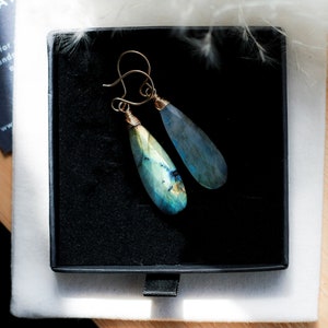 Lange oorbellen labradoriet, met goud gevulde traanoorbellen, boucles d&#39;Oreilles, sierlijke edelsteenoorbellen, hangoorbellen, cadeau voor haar