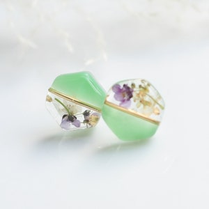Floral Ohrstecker, moderne gepresste Blume Ohrringe, hypoallergene Kunststoff Ohrstecker für empfindliche Ohren, echte Blume Schmuck