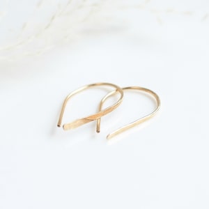 Gold Threader Open Hoop Earrings, Modern Minimalist Jewelry, Handmade Jewelry, Boucles d&#39;Oreilles, Unique Gift for Her