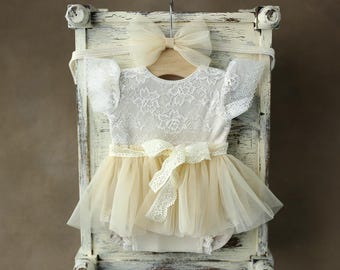 Nyfödd flickoutfit med spets och pannband, nyfödd fotorekvisita, baby coming home outfit, graviditetspresent, nyföddfotograferingssparkdräkt, nyföddrekvisita