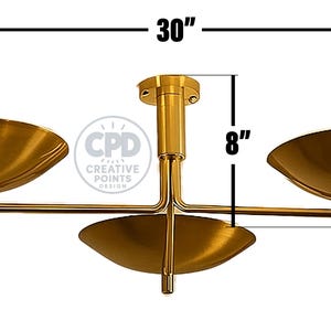 Modern Luxury Brass Ceiling Light – Triple Arm Flush Mount Chandelier, Mid-Century Modern Lighting for Dining, Kitchen & Living Room Bild 2