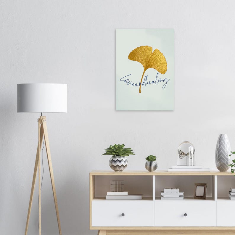 Goldenes Ginkgo Blatt Poster | Love and healing Schriftzug | strukturierter hellgrüner Hintergrund | Heilungs- und Wanddeko immagine 4