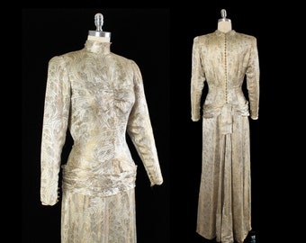 1930s Dress / 30s Platinum White Gold Metallic LAMÉ Gown / Button Back Wedding Dress / Golden Shell Buttons