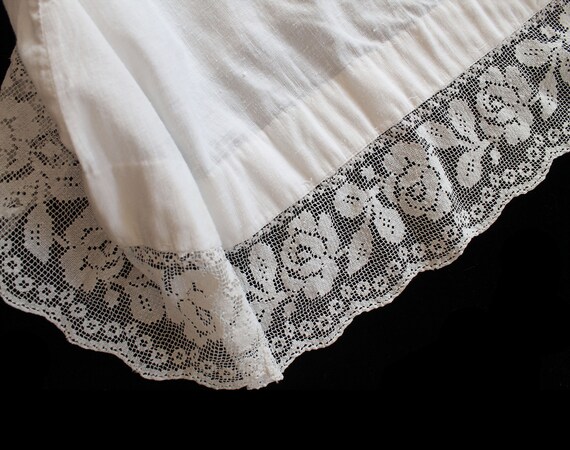 1920s Dress / 20s White Cotton Lace Roses Trim Da… - image 3