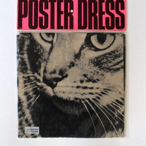 RARO vestido de papel de la década de 1960 / sellado sin abrir 1968 HARRY GORDON Pop Art Gato Photo Dress / Poster Dress / Mod Tent Mini Dress