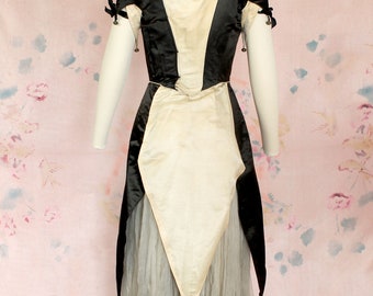 Seltenes 1920er Jahre Kleid / frühen 20er Jahre Pierrette Kostüm Fancy Dress / Satin Corset and Bells