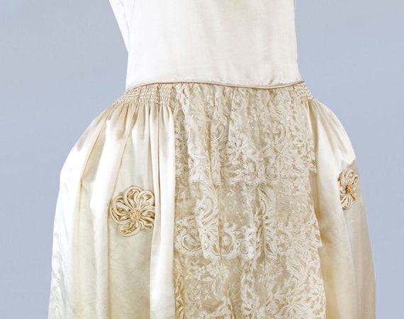 RESERVED --RARE 1920s Wedding Dress / 20s Robe de… - image 7