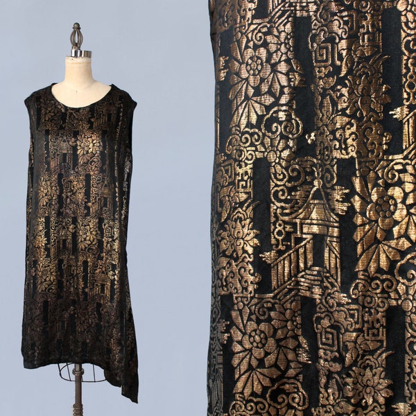 RARE!! 1920s Dress / 20s Metallic Lame Dress / CHINOISERIE Motif! / Pagodas / Asymmetrical Fishtail Hem