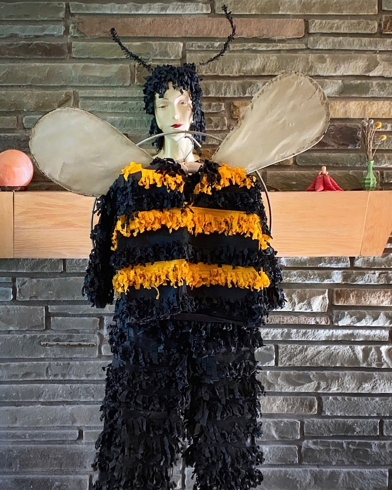 Rare Antique Halloween Costume / 1920s BUMBLE BEE Costume / 20s Crepe Paper Set with Wings and Matching Hat / Insect Bee Costume image 8