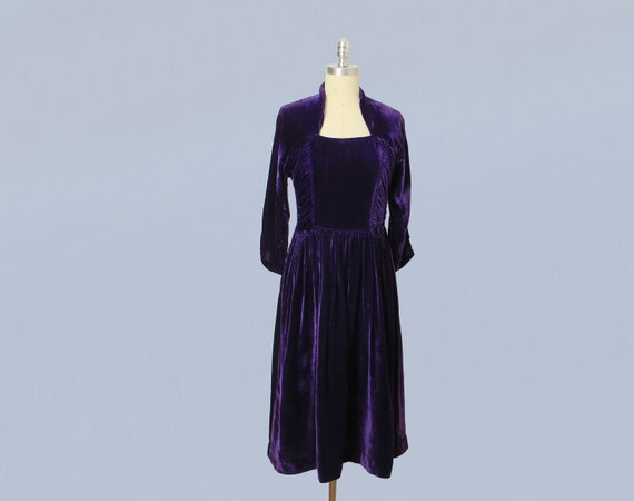 1940s Dress/ 40s PURPLE Velvet Dress - image 3