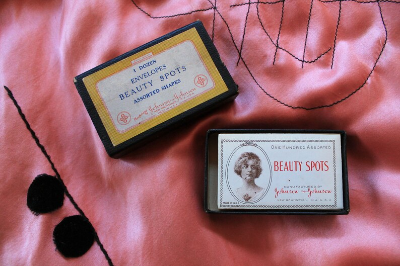 RARE 1910s Faux Beauty Marks / Original Package image 3