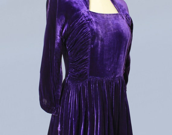 1940s Dress/ 40s PURPLE Velvet Dress - image 4