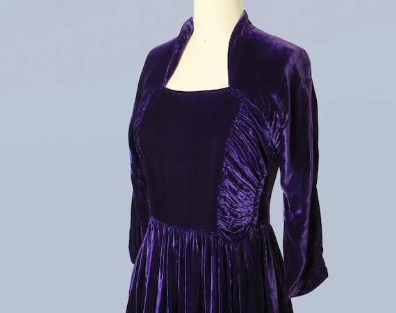 1940s Dress/ 40s PURPLE Velvet Dress - image 2