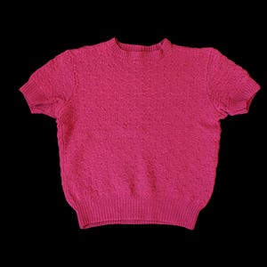 1940s Sweater / 40s Short Sleeve Knit Sweater / Magenta / Puffed Sleeves