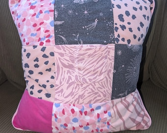 Poduszka pamiątkowa, poduszka pamiątkowa wykonana z ubrań bliskich osób, ręcznie wykonana, wysokiej jakości, z wkładką