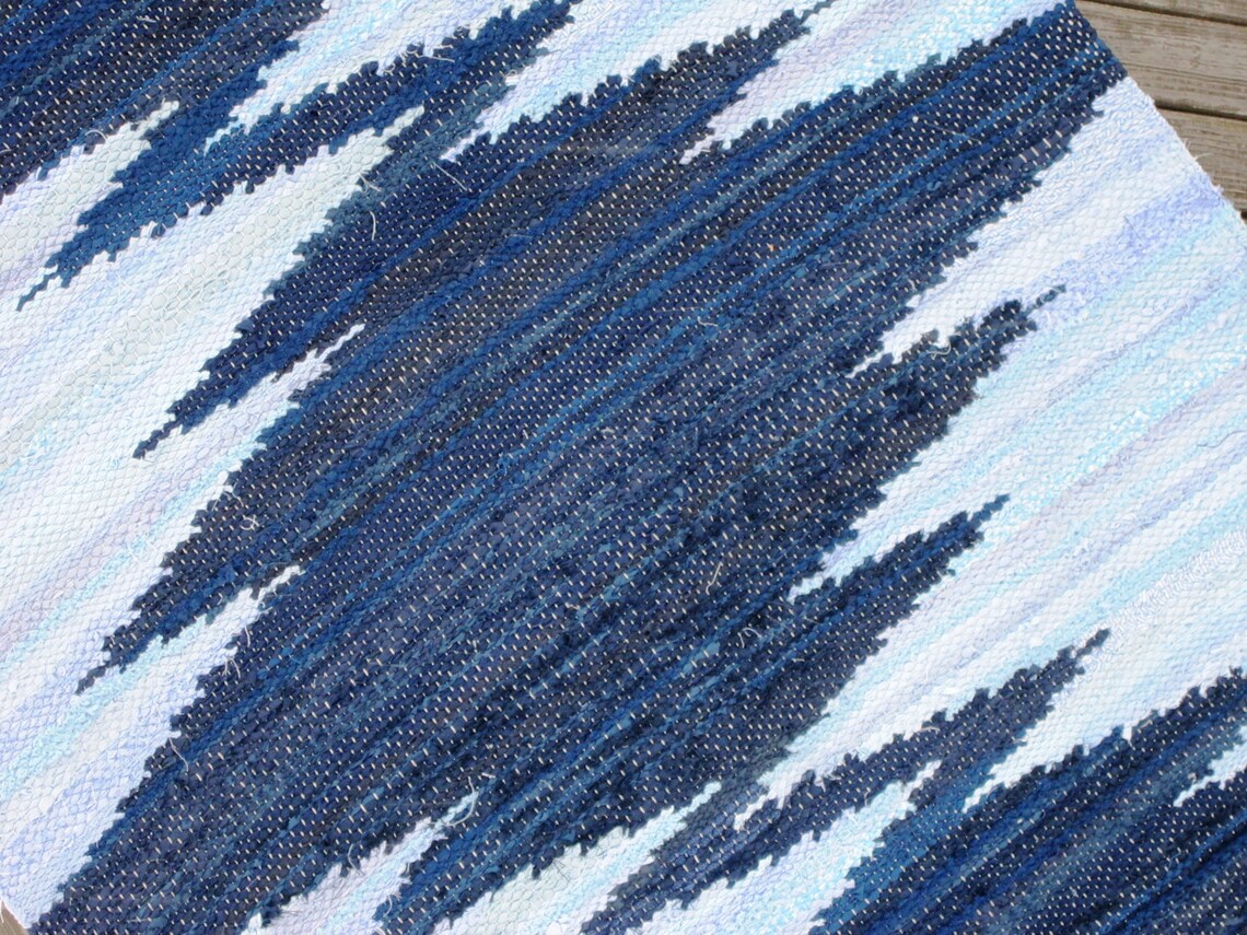Hand woven rag rug 3.5 x 7.81' Dark blue light blue Etsy