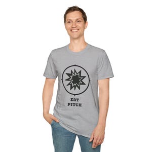 Blood Bowl の Eat Pitch Pow Tシャツ